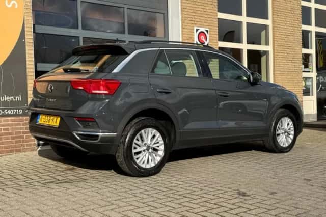 Volkswagen T-Roc (2020) thumbnail 42