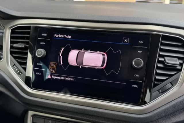 Volkswagen T-Roc (2020) thumbnail 9