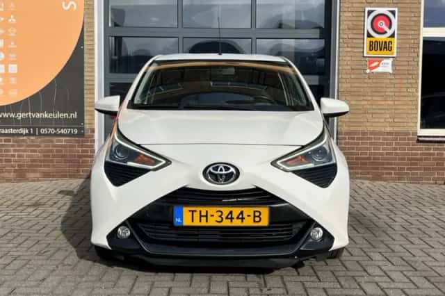 Toyota Aygo (2018) thumbnail 2