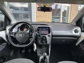 Toyota Aygo (2018) thumbnail 12