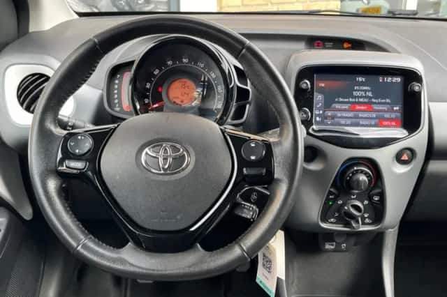 Toyota Aygo (2018) thumbnail 16