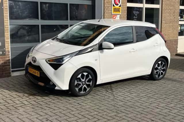 Toyota Aygo (2018) thumbnail 17