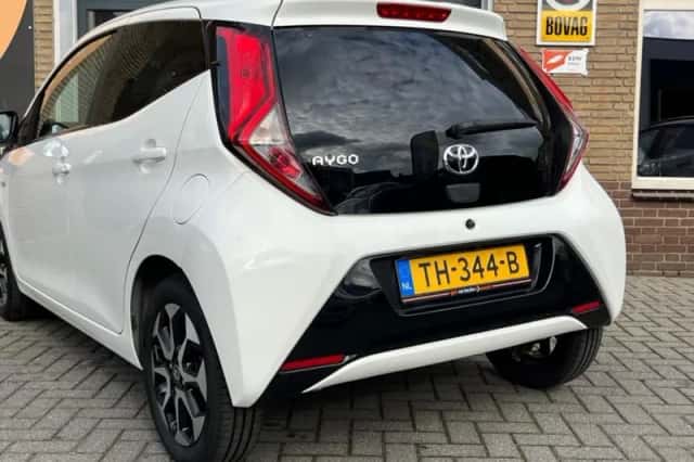 Toyota Aygo (2018) thumbnail 24