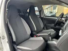 Toyota Aygo (2018) thumbnail 6