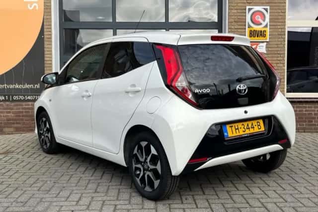 Toyota Aygo (2018) thumbnail 8
