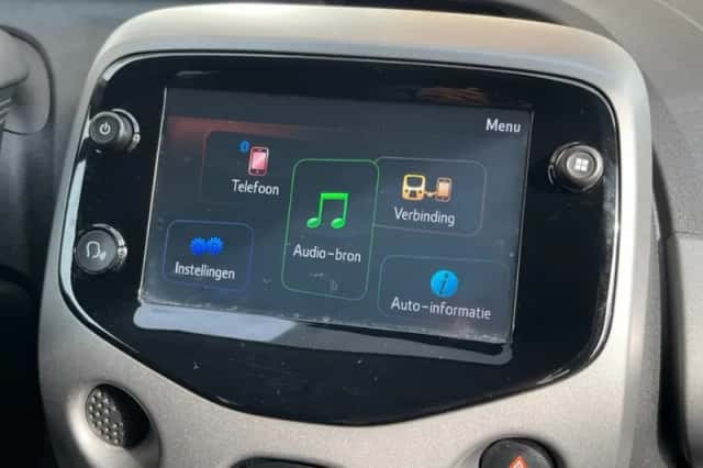 Toyota Aygo (2018) thumbnail 9