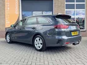 Kia Ceed (2023) thumbnail 2