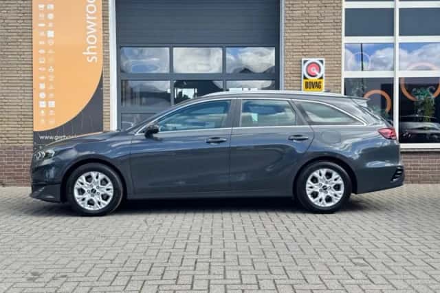 Kia Ceed (2023) thumbnail 11