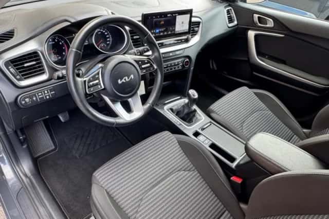 Kia Ceed (2023) thumbnail 13