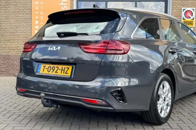 Kia Ceed (2023) thumbnail 16