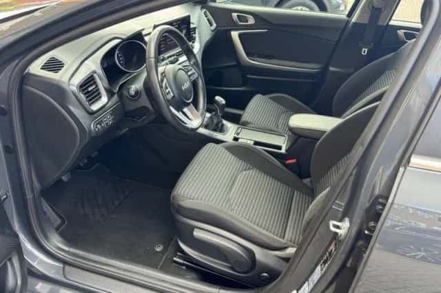 Kia Ceed (2023) thumbnail 18