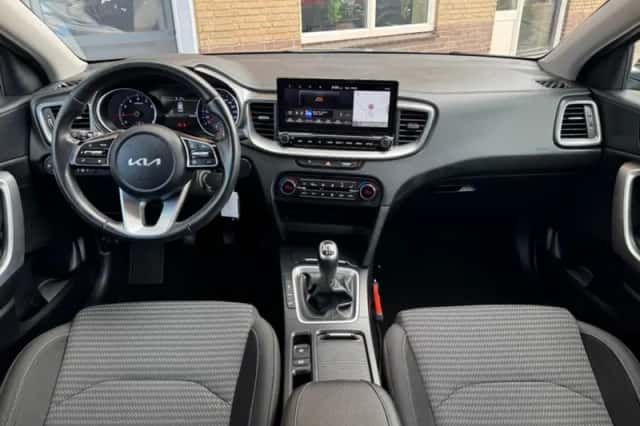 Kia Ceed (2023) thumbnail 24