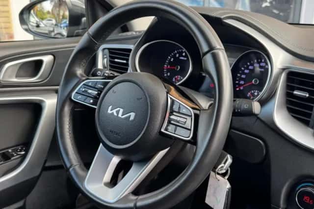 Kia Ceed (2023) thumbnail 25