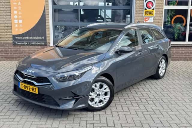 Kia Ceed (2023) thumbnail 5