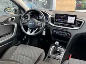 Kia Ceed (2023) thumbnail 5