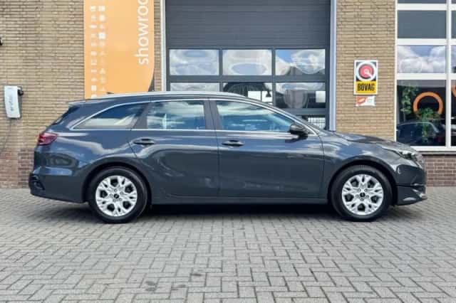 Kia Ceed (2023) thumbnail 41