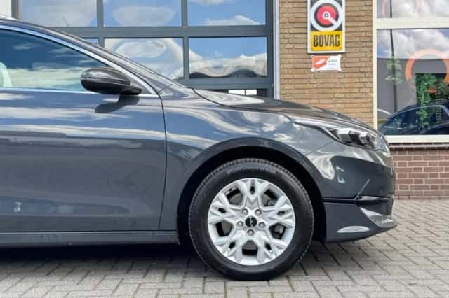 Kia Ceed (2023) thumbnail 45