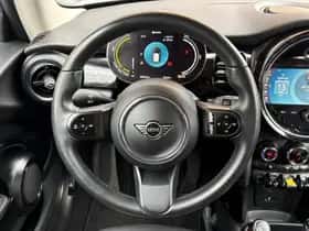 MINI MINI (2022) thumbnail 11