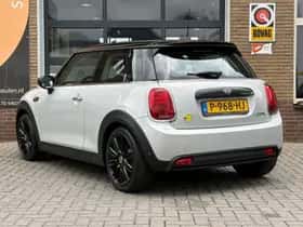MINI MINI (2022) thumbnail 15