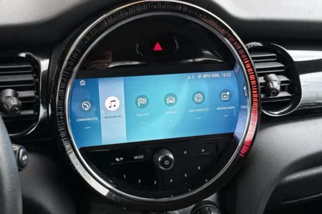 MINI MINI (2022) thumbnail 18