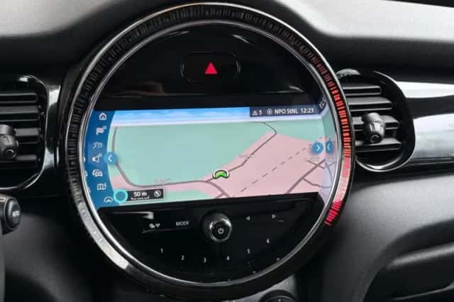 MINI MINI (2022) thumbnail 23