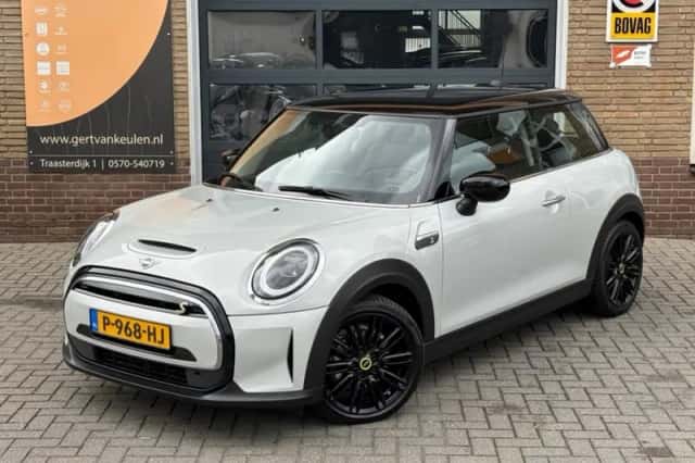 MINI MINI (2022) thumbnail 25