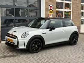 MINI MINI (2022) thumbnail 33