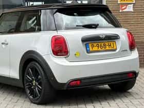 MINI MINI (2022) thumbnail 35