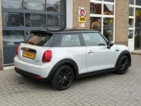 MINI MINI (2022) thumbnail 38