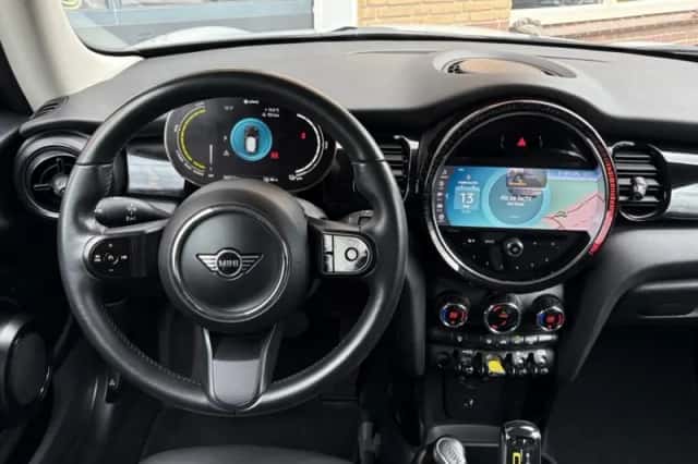 MINI MINI (2022) thumbnail 47