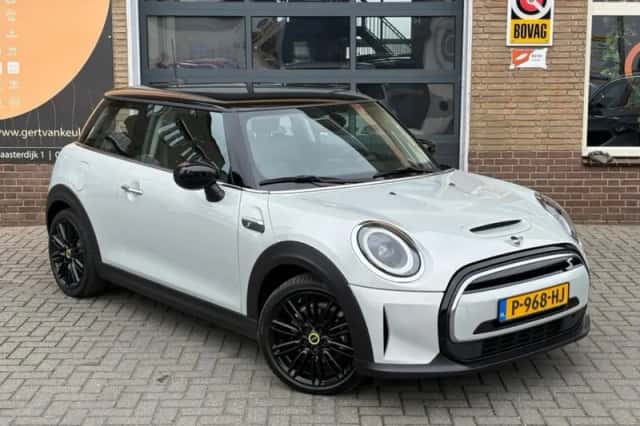 MINI MINI (2022) thumbnail 53