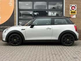 MINI MINI (2022) thumbnail 7