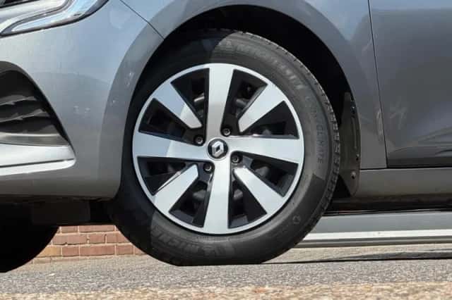 Renault Clio (2023) thumbnail 16
