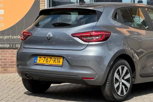 Renault Clio (2023) thumbnail 17
