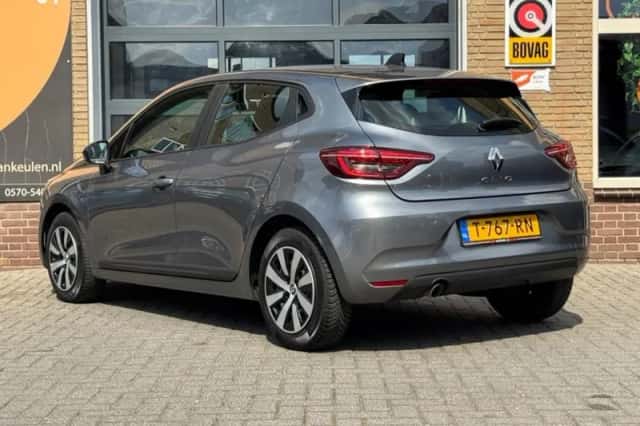 Renault Clio (2023) thumbnail 4