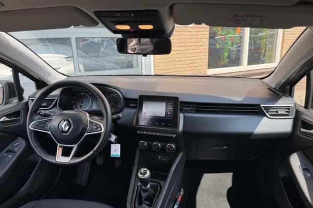 Renault Clio (2023) thumbnail 5