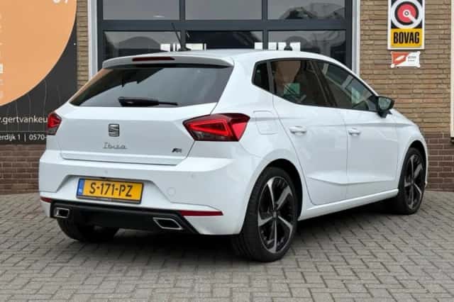 SEAT Ibiza (2023) thumbnail 2