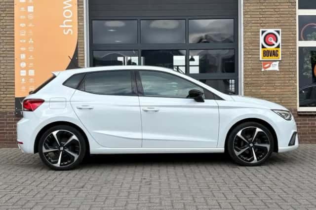 SEAT Ibiza (2023) thumbnail 4