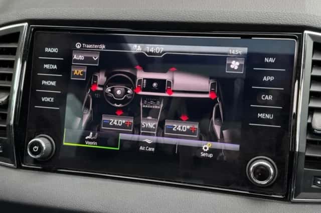 Škoda Karoq (2022) thumbnail 23