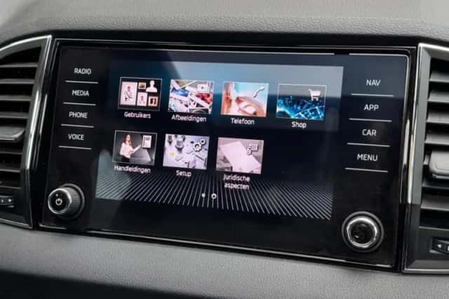 Škoda Karoq (2022) thumbnail 28