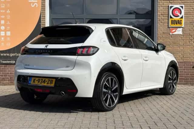 Peugeot 208 (2021) thumbnail 2