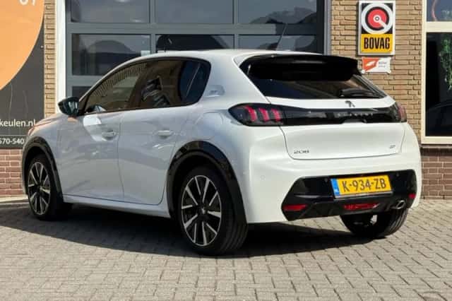 Peugeot 208 (2021) thumbnail 16