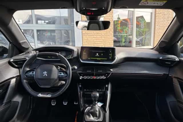 Peugeot 208 (2021) thumbnail 3