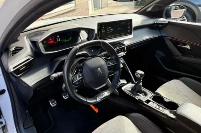 Peugeot 208 (2021) thumbnail 27