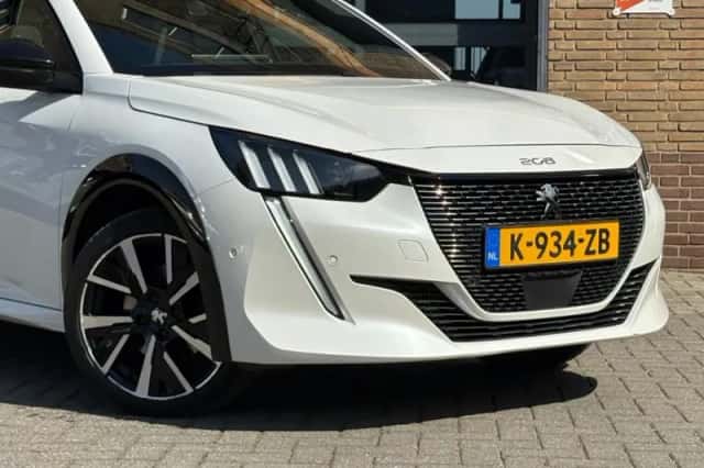 Peugeot 208 (2021) thumbnail 45