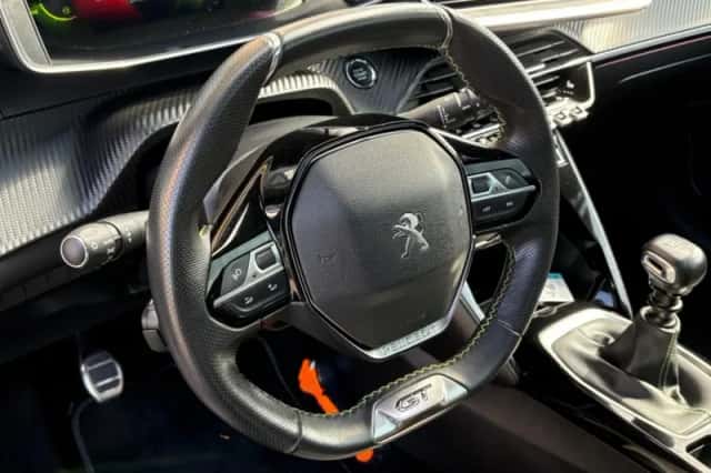 Peugeot 208 (2021) thumbnail 9