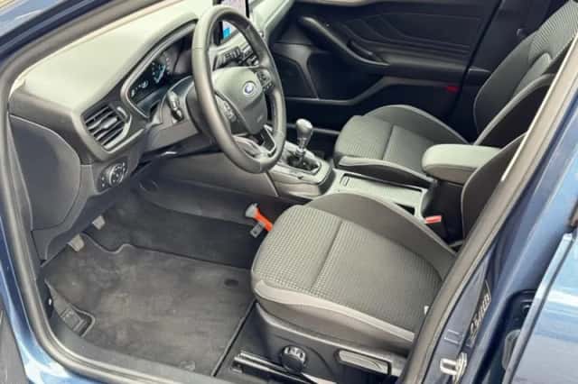 Ford Focus (2022) thumbnail 19