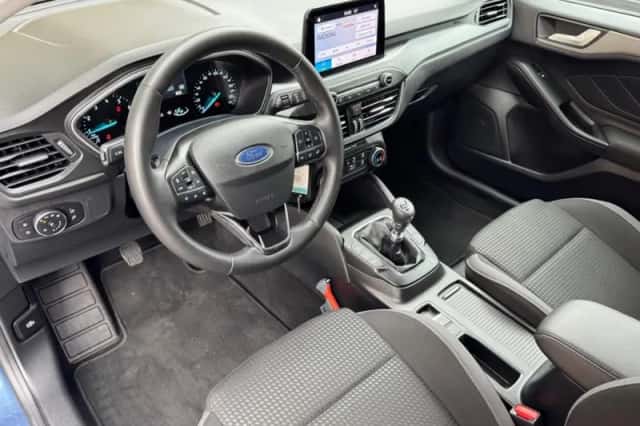 Ford Focus (2022) thumbnail 23