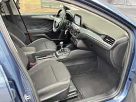 Ford Focus (2022) thumbnail 28