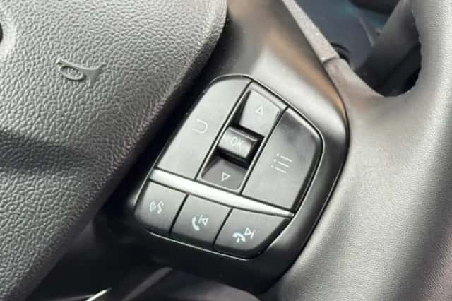 Ford Focus (2022) thumbnail 34